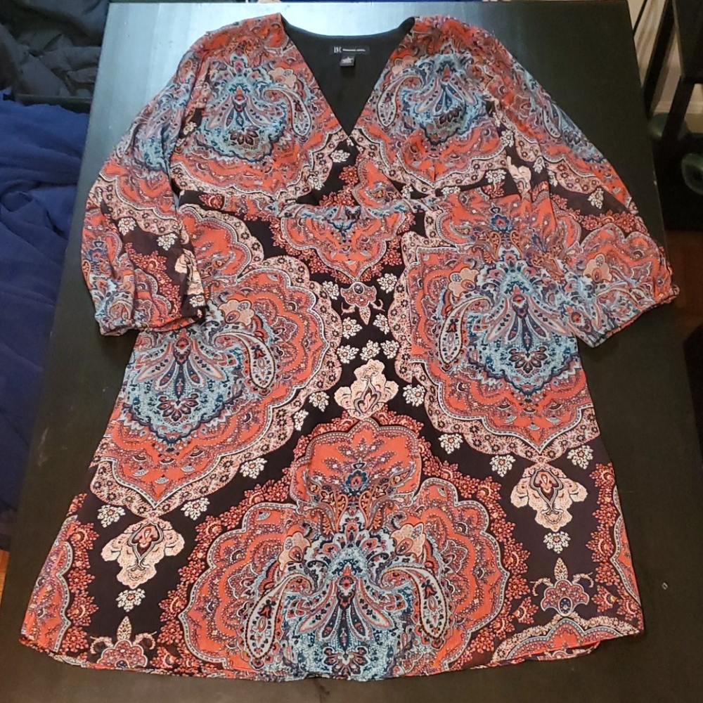 Patterned Dress - Picture 3 of 5